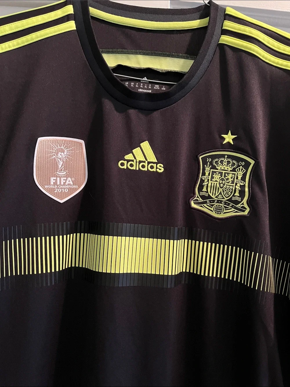 NWOT never worn Adidas Black Neon Lime/Yellow Accent Spain 2010 Fifa Jersey